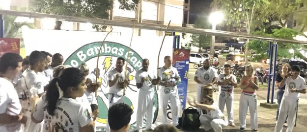 Jogar Capoeira  Enciclopédia Itaú Cultural