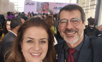 Marcia e Valmor na assinatura do PPA  