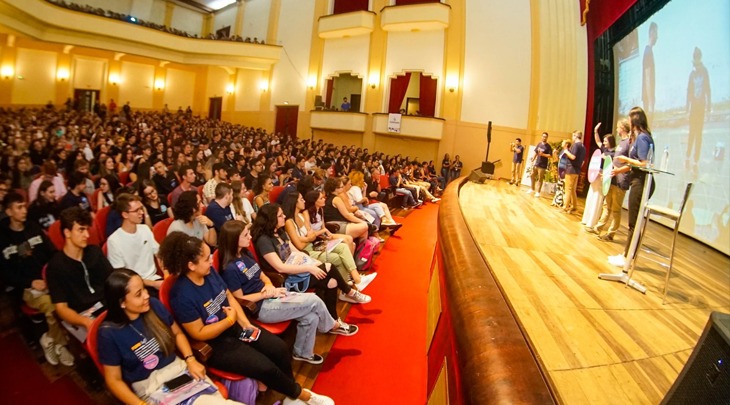 Estudantes calouros no TCG