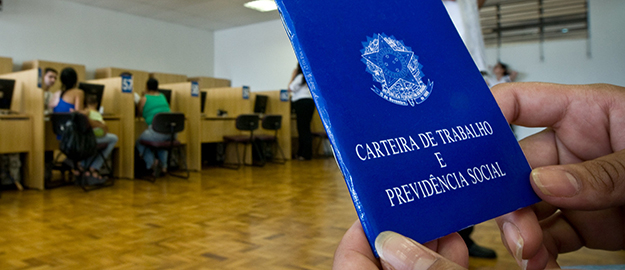 Encontro na FURB esclarece nova legislação dos empregados domésticos