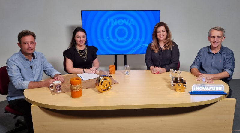 Podcast iNOVA FURB com reitora e prefeito