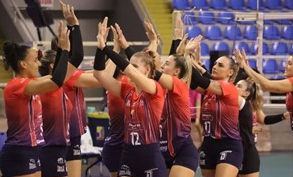 Bluvôlei segue invicto no estadual 