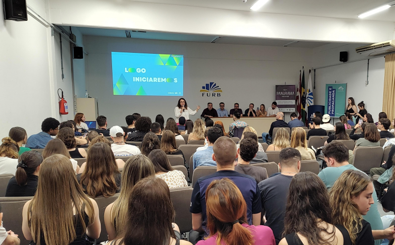 Projeto Panorama trouxe convidados da NDTV para a FURB nesta semana