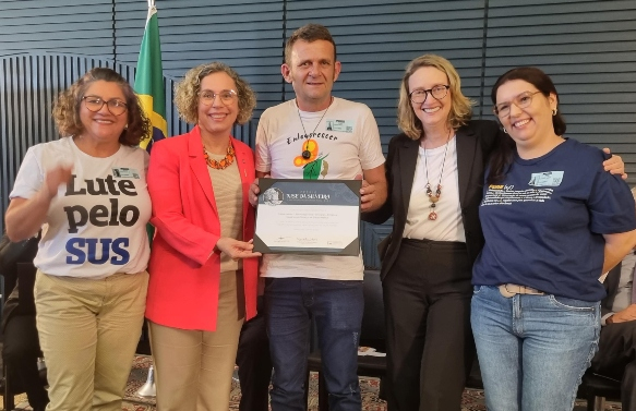 Enloucrescer recebe prêmio Nise da Silveira