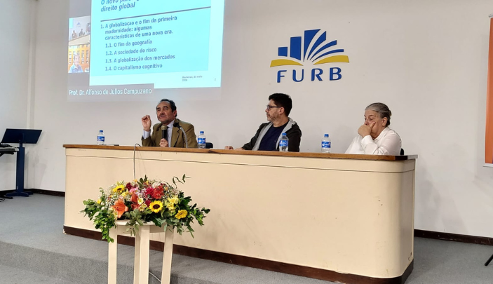 PPGD FURB realiza seminário internacional sobre dignidade humana