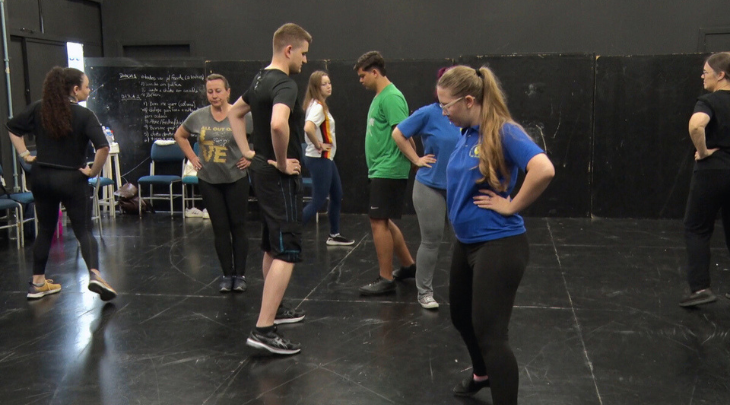 FURB sedia curso de dança alemã em parceria com Associação de Grupos Folclóricos Germânicos
