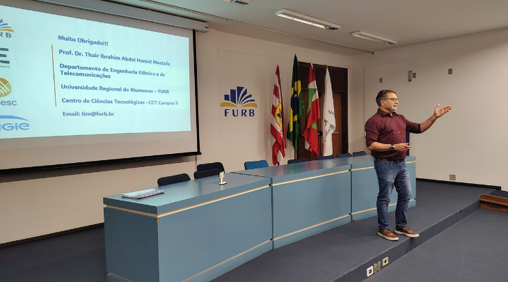 Workshop sobre proteção de sistemas elétricos reúne empresas, engenheiros e estudantes na FURB