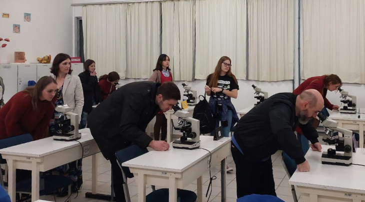PET Biologia da FURB recebe familiares dos estudantes do curso de Ciências Biológicas