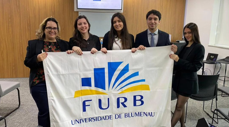 Estudantes da FURB avançam para a fase semifinal de evento nacional de Direito