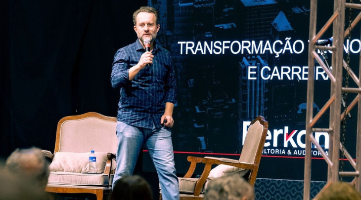 Atmosfera Business reúne profissionais do Marketing, Contabilidade, Economia, Comércio Exterior e Administração na FURB