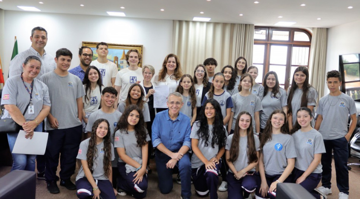 FURB assina convênio com Secretaria Municipal de Educação para contrapartida do programa Universidade Gratuita