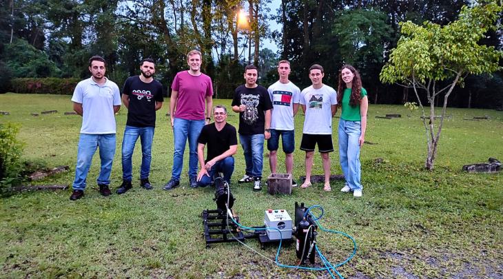 Estudantes de Engenharia Mecânica da FURB criam protótipos de propulsores movidos a combustível