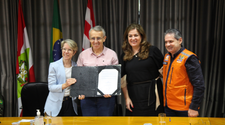 FURB e Defesa Civil de Blumenau assinam contrato para atualização das cotas de enchente das ruas de Blumenau