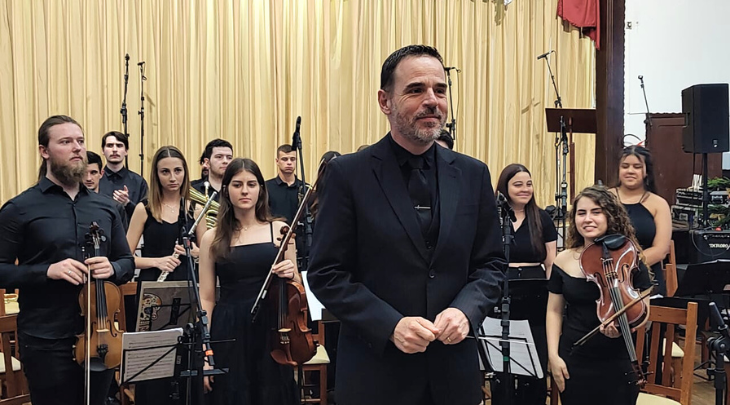 Concerto Efemérides celebra os 25 anos de história da Orquestra da FURB com emoção e homenagens