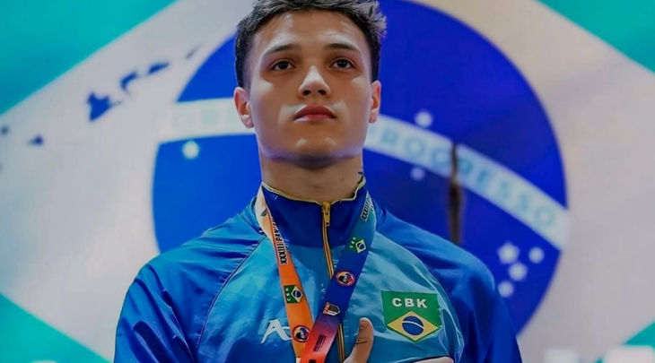 Estudante de Educação Física da FURB é campeão nacional em modalidade individual de karatê