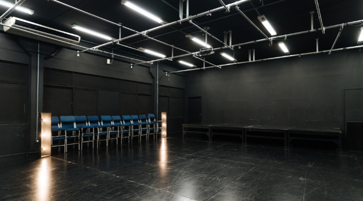 FURB promove programação teatral gratuita e aberta à comunidade em celebração ao Dia da Arte