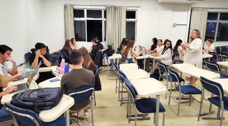 Estudantes da FURB auxiliam empresas de Blumenau na solução de problemas administrativos