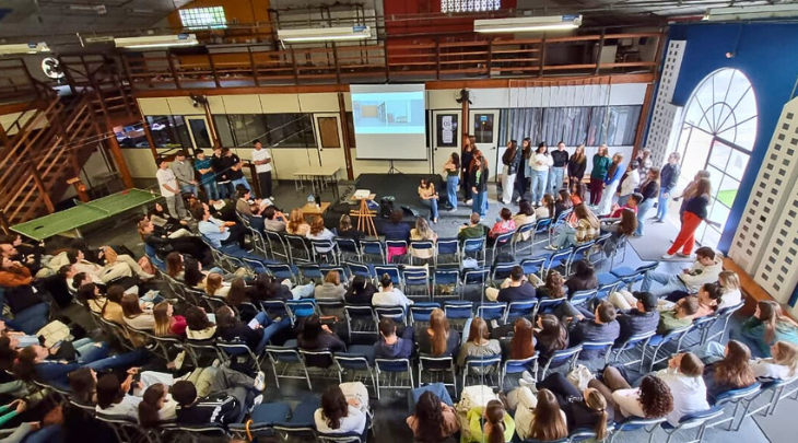 Ateliê Vertical 2025: estudantes de Arquitetura e Urbanismo apresentam propostas de melhorias para escolas municipais