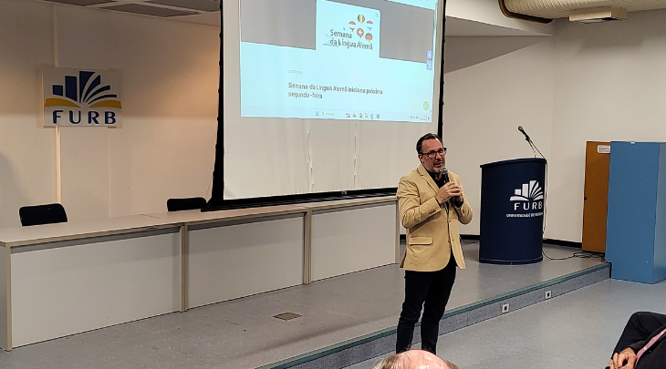 Abertura da 9ª Semana da Língua Alemã de Blumenau, realizada na FURB, ressalta importância do aprendizado de um segundo idioma