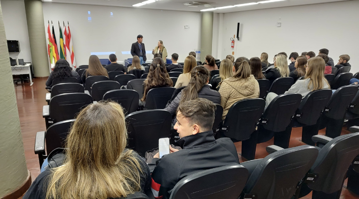 Empresas recebem devolutiva de trabalhos de estudantes da FURB com sugestões para otimizar processos de gestão