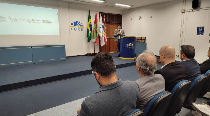 Laboratório de Análise de Combustíveis e Cromatografia da FURB inaugura novos equipamentos com investimento da FAPESC