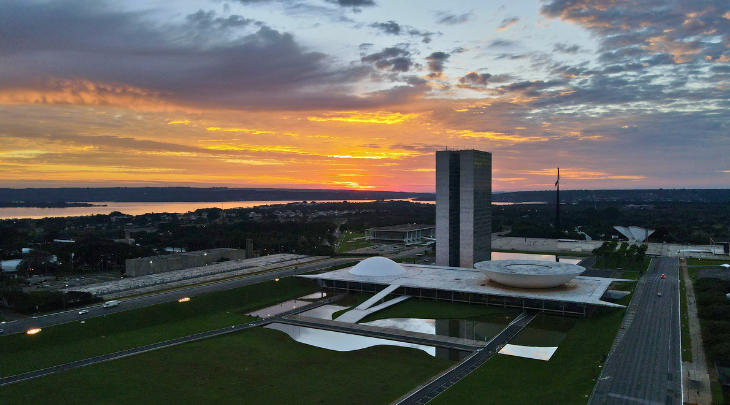 FURB promove palestra para estudantes de comunicação sobre marketing político