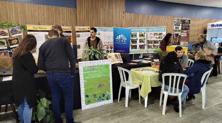 FURB marca presença no Encontro Blumenauense de Educação Ambiental com projetos da área da biologia