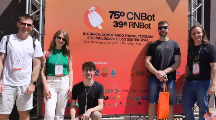 Pesquisadores vinculados ao Herbário FURB participam do 75º Congresso Nacional de Botânica e recebem premiações