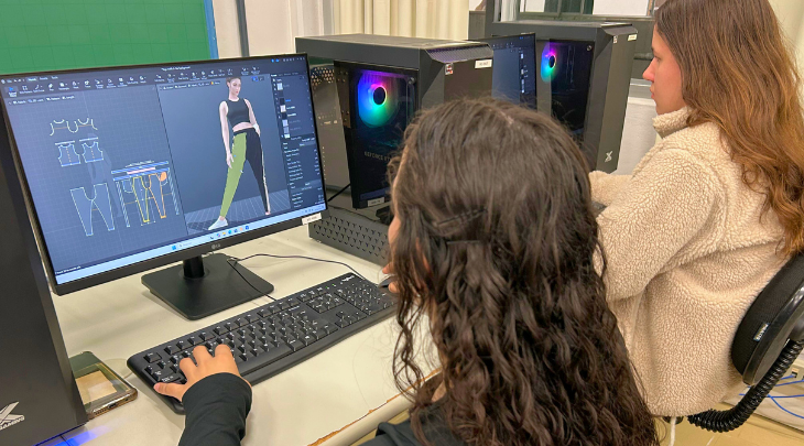 Curso de Moda da FURB adota tecnologia 3D inédita em sala de aula