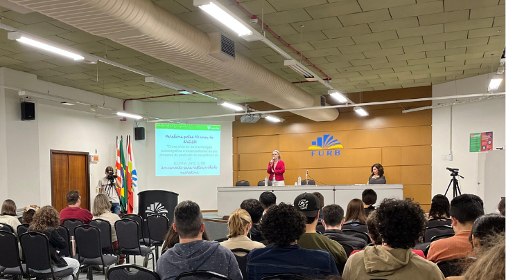 LADIH celebra 10 anos com palestra e exposição na FURB