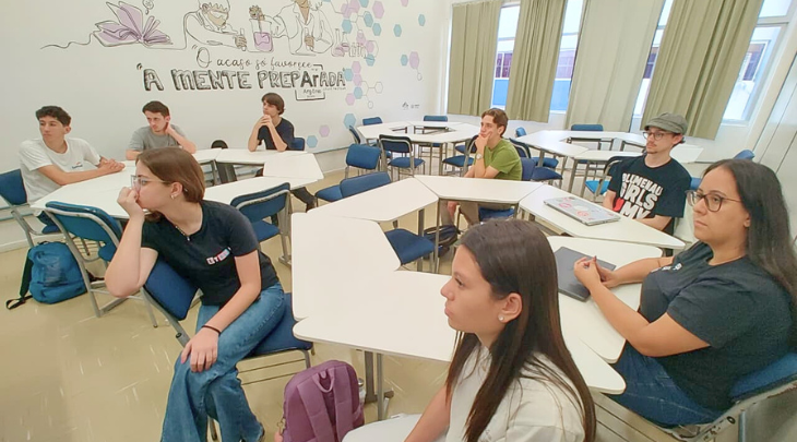 Estudantes de escolas de Ensino Médio iniciam projeto de Iniciação Científica Junior na FURB