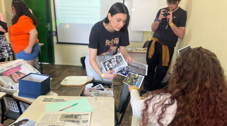 Projeto de extensão da FURB leva oficinas de jornalismo e fotografia à Convenção de Cultura Pop em Blumenau
