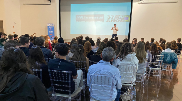 Semana Acadêmica de Administração da FURB promove debates sobre liderança, propósito e inovação