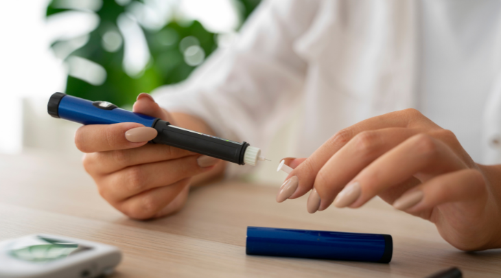 Estudantes de Farmácia da FURB produzem material educativo sobre uso de canetas de insulina para auxílio da população