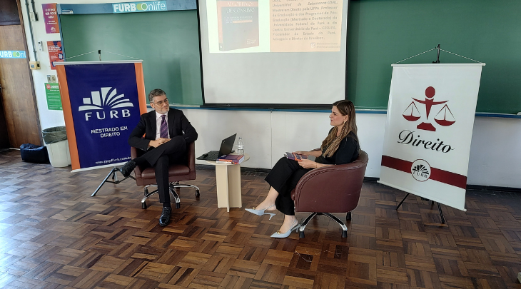 PPGD FURB recebe autor de livro que trata da relação do Direito com Inteligência Artificial, algoritmos e consumo