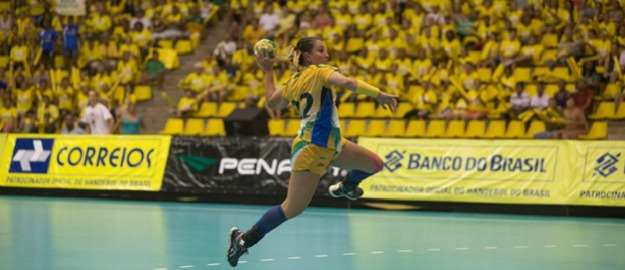 Campeã mundial reforça a Abluhand/FURB para a temporada 2014