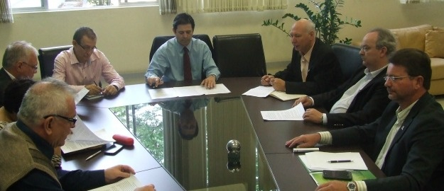 Reitoria recebe visita de comitiva da Acafe