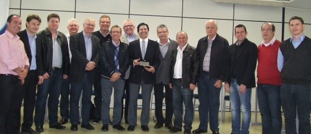 FURB recebe homenagem da AMMVI
