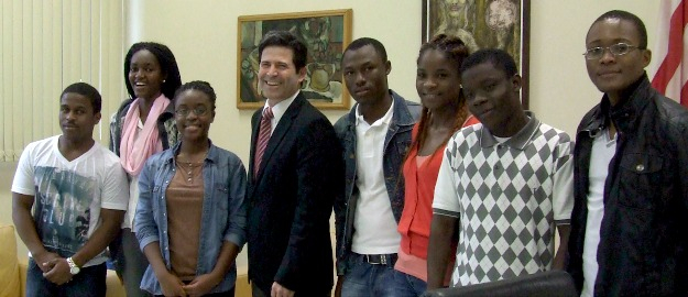 Reitoria recebe estudantes angolanos matriculados na FURB