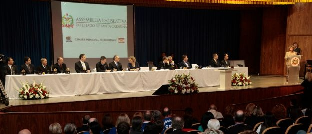 FURB presente na homenagem aos 50 anos da APAE