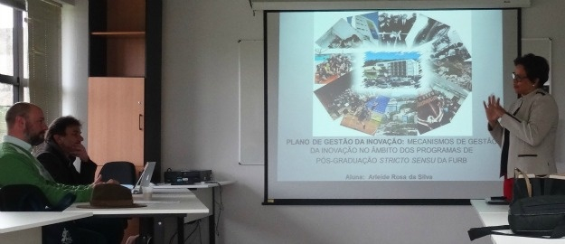 Professora da FURB recebe prêmio em MBA Internacional
