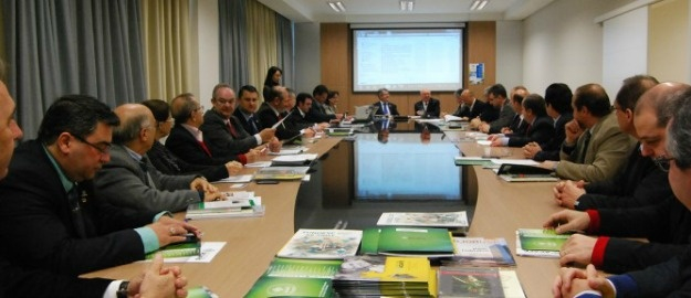 Reitor da FURB integra Conselho Deliberativo da ACAFE