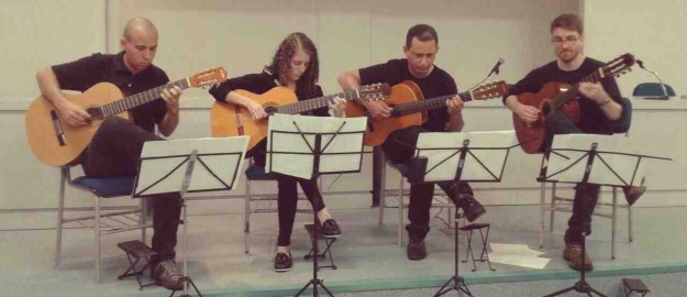 Camerata de Violões faz apresentações de final de ano