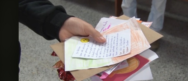 Protetores da Biodiversidade sensibilizam escola com cartas 