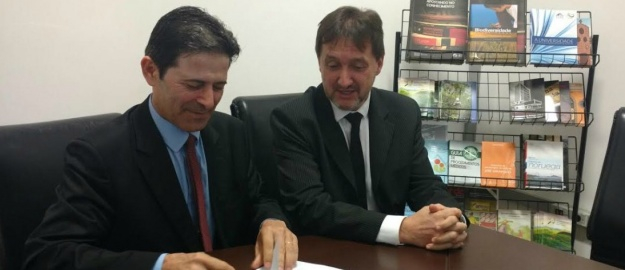 FURB assina convênio inédito com CEEE