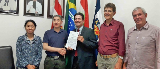 FURB assina convênio com Beijing Forestry University