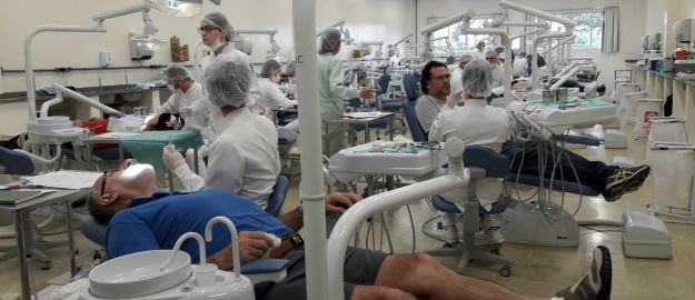 Clínica de Odontologia da FURB recebe novos equipamentos