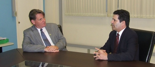 Consul americano visita a Reitoria