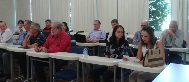 Consuni presta homenagem ao professor Sidirley
