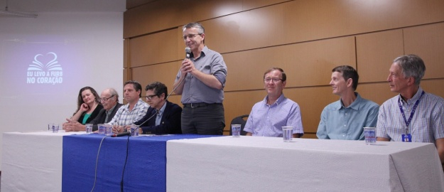 Prefeito participa na Universidade da homenagem ao Dia do Servidor